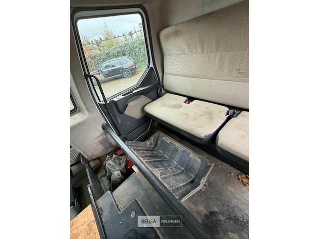 Vrachtwagen renault - afbeelding 3 van  32