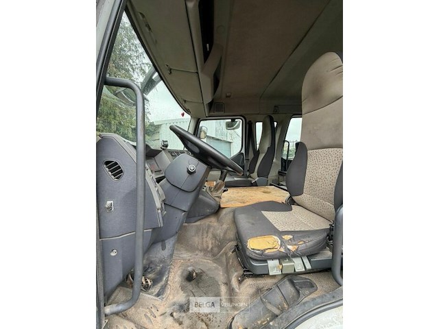 Vrachtwagen renault - afbeelding 6 van  32