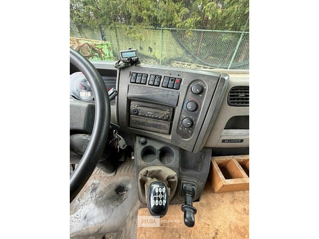 Vrachtwagen renault - afbeelding 30 van  32