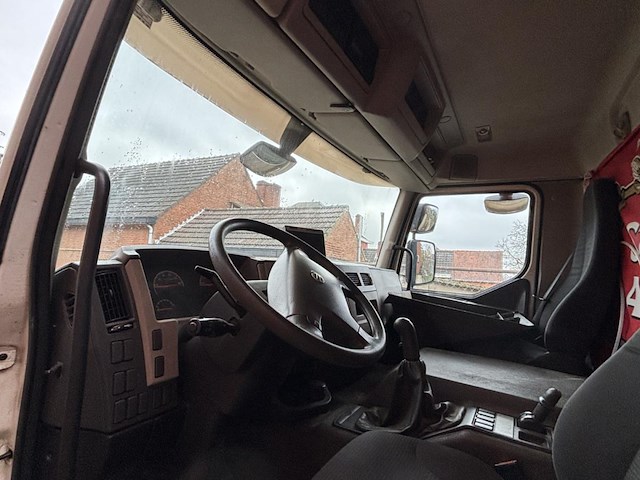 Vrachtwagen volvo fe, 2008 - afbeelding 1 van  29