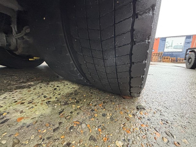 Vrachtwagen volvo fl - afbeelding 7 van  18