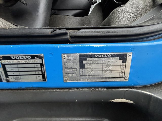 Vrachtwagen volvo fl - afbeelding 13 van  18