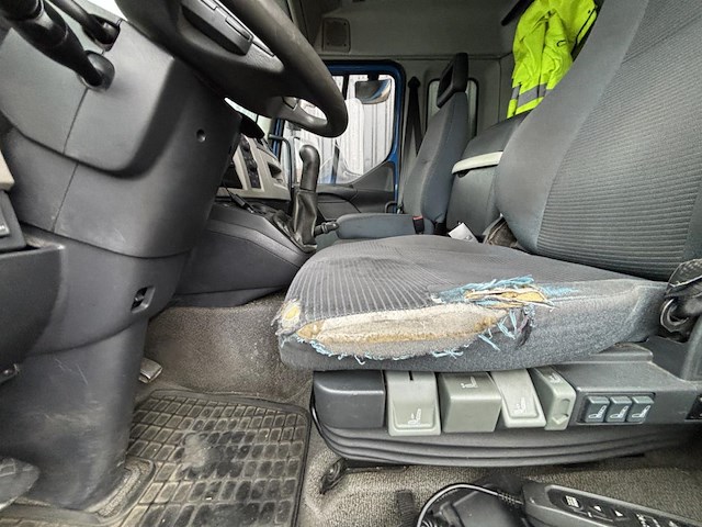 Vrachtwagen volvo fl - afbeelding 15 van  18