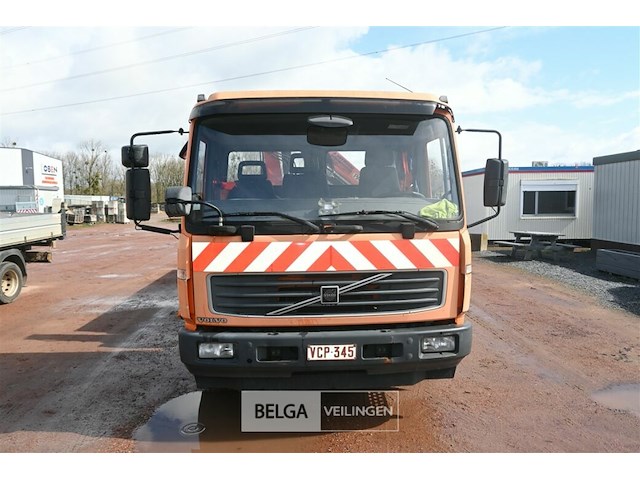 Vrachtwagen volvo met kraan - afbeelding 5 van  27