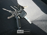 Vrachtwagen volvo met kraan - afbeelding 6 van  27