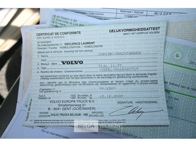 Vrachtwagen volvo met kraan - afbeelding 9 van  27