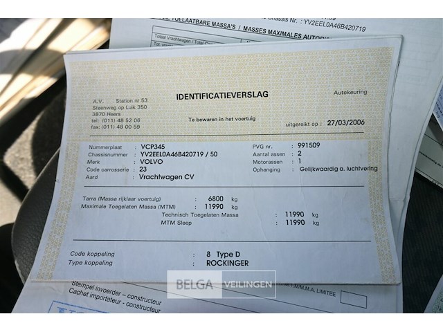 Vrachtwagen volvo met kraan - afbeelding 11 van  27