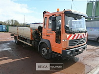 Vrachtwagen volvo met kraan - afbeelding 1 van  27