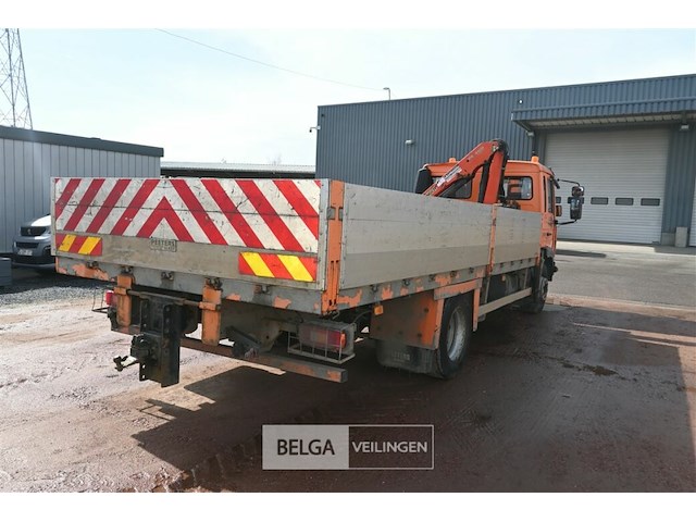 Vrachtwagen volvo met kraan - afbeelding 14 van  27