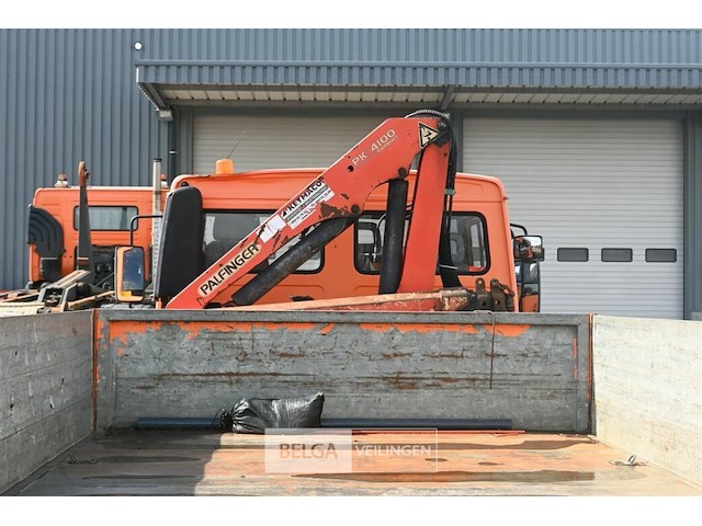 Vrachtwagen volvo met kraan - afbeelding 21 van  27