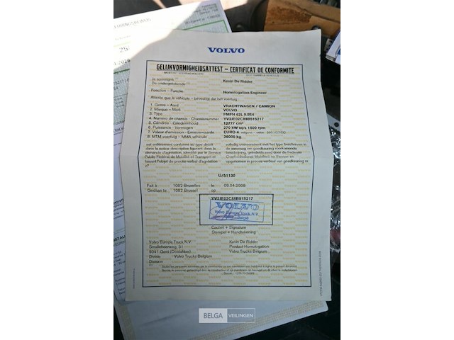 Vrachtwagen volvo - afbeelding 2 van  22