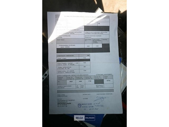 Vrachtwagen volvo - afbeelding 6 van  22