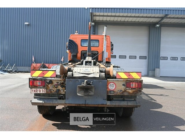 Vrachtwagen volvo - afbeelding 9 van  22