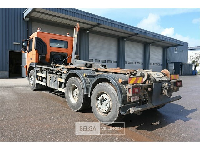 Vrachtwagen volvo - afbeelding 10 van  22