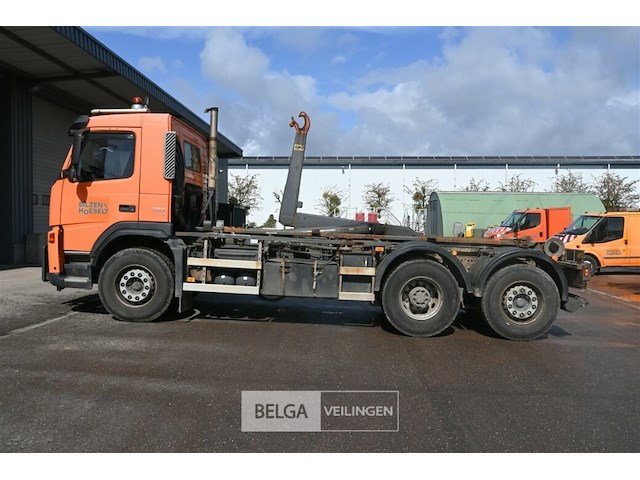 Vrachtwagen volvo - afbeelding 11 van  22