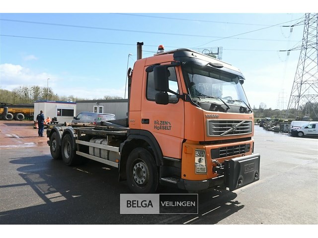 Vrachtwagen volvo - afbeelding 1 van  22