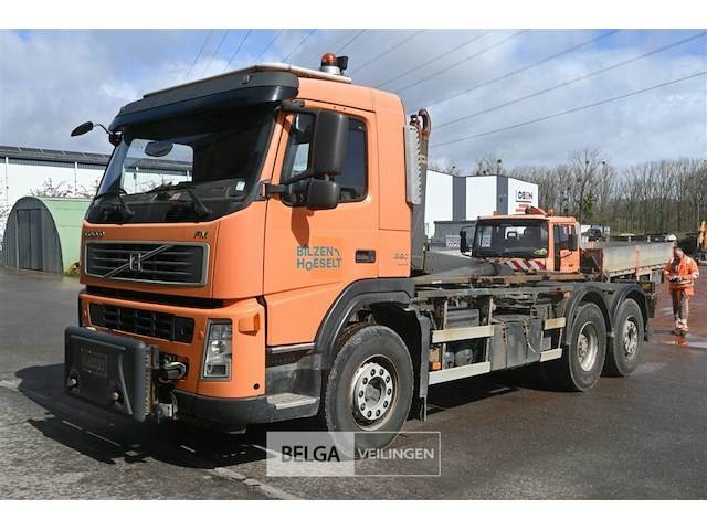 Vrachtwagen volvo - afbeelding 13 van  22