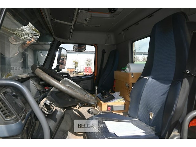 Vrachtwagen volvo - afbeelding 19 van  22