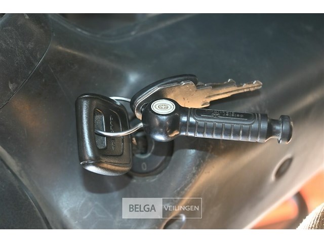 Vrachtwagen volvo - afbeelding 20 van  22