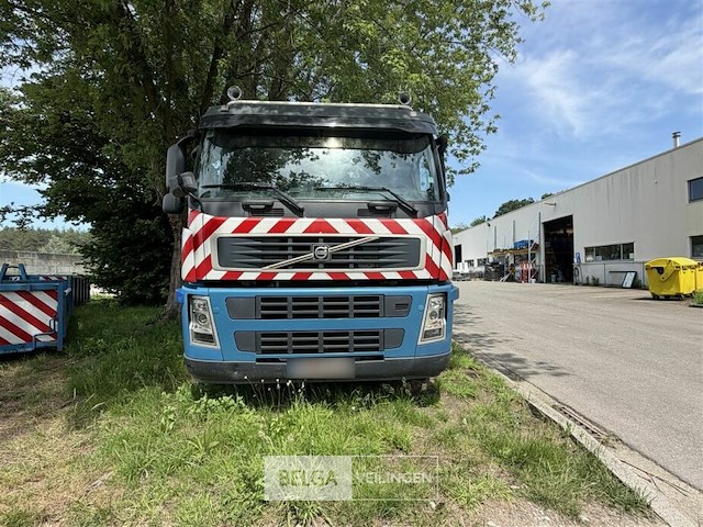 Vrachtwagen volvo - afbeelding 5 van  28