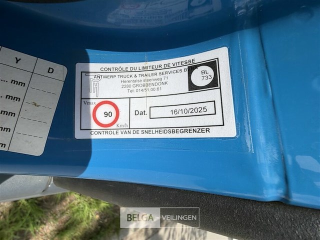 Vrachtwagen volvo - afbeelding 6 van  28