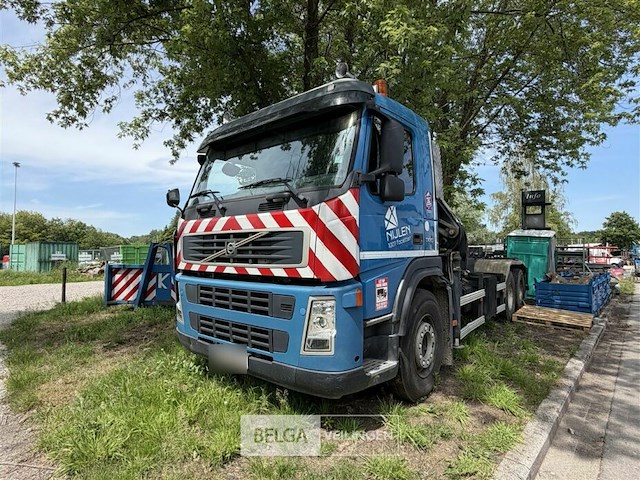 Vrachtwagen volvo - afbeelding 1 van  28