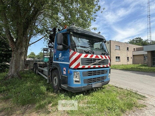 Vrachtwagen volvo - afbeelding 15 van  28