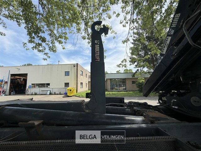 Vrachtwagen volvo - afbeelding 22 van  28