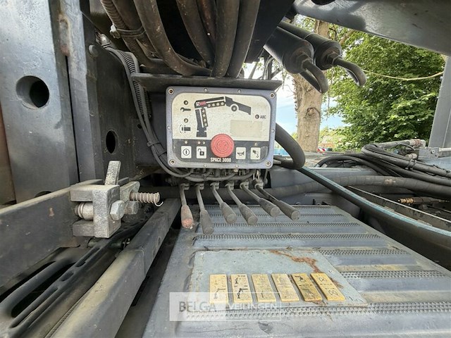 Vrachtwagen volvo - afbeelding 24 van  28