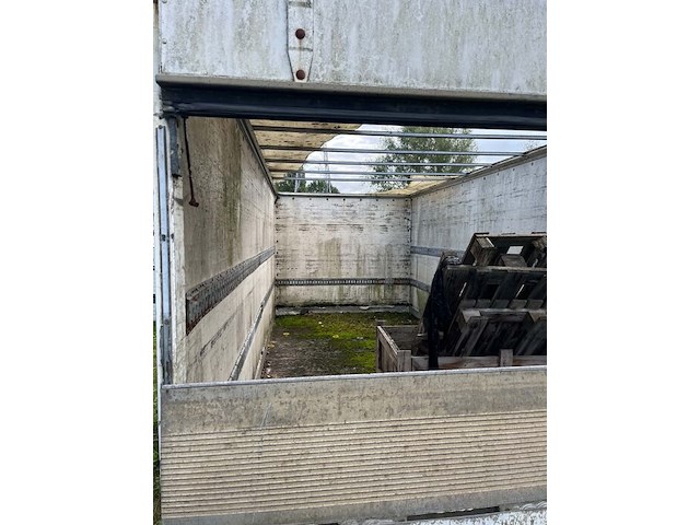 Vrachtwagen (zonder boorddocumenten en zonder sleutel) wrak - locatie: gemelsloweg 7, 3680 maaseik - afbeelding 5 van  5