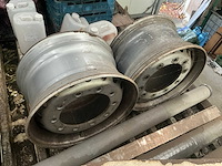 Vrachtwagenband en velg (2x) - afbeelding 1 van  3