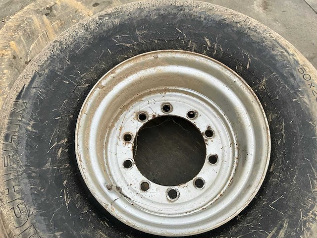 Vrachtwagenband met velg (2x) - afbeelding 2 van  9