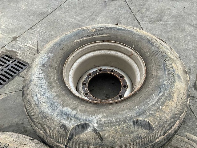 Vrachtwagenband met velg (2x) - afbeelding 3 van  9