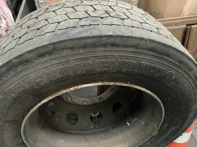 Vrachtwagenband op velg (2x) - afbeelding 3 van  4