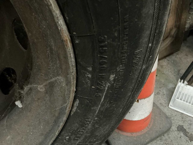 Vrachtwagenband op velg (2x) - afbeelding 4 van  4