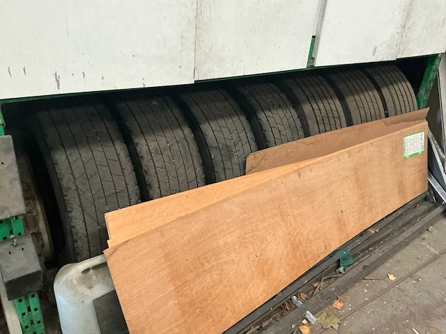 Vrachtwagenband op velg (7x) - afbeelding 1 van  4