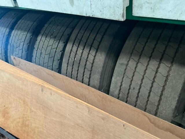 Vrachtwagenband op velg (7x) - afbeelding 3 van  4