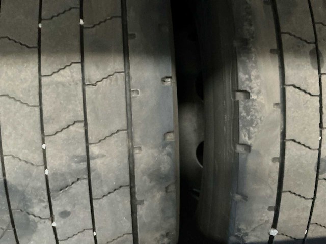 Vrachtwagenband op velg (7x) - afbeelding 4 van  4