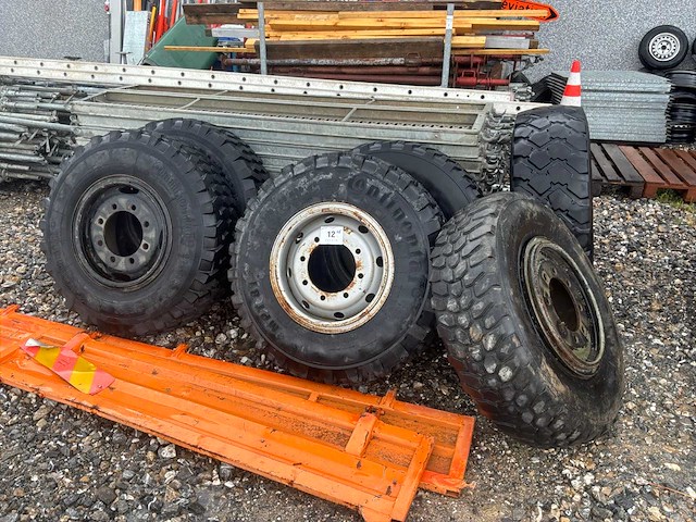 Vrachtwagenband voor unimog (6x) - afbeelding 1 van  13