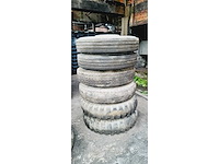 Vrachtwagenbanden met en zonder velgen (35x) - afbeelding 10 van  11