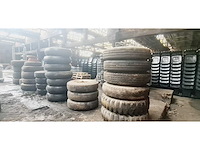 Vrachtwagenbanden met en zonder velgen (35x) - afbeelding 11 van  11