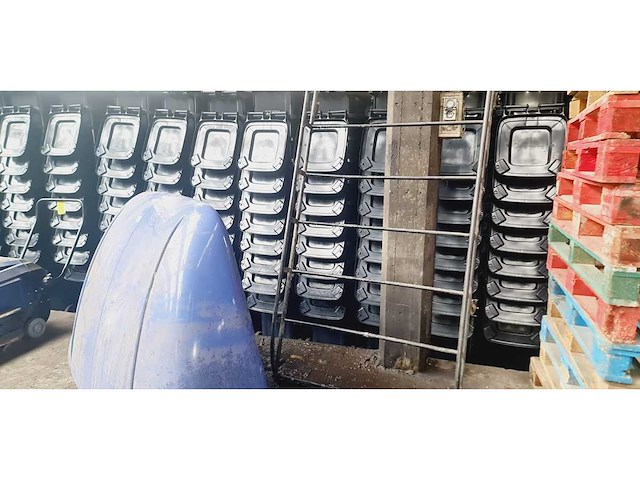 Vrachtwagendak en dakdrager voor bestelwagen - afbeelding 1 van  8