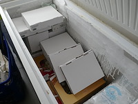 Vrieskist met bevroren voedingswaren deel 3 - afbeelding 2 van  2