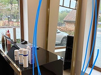 Vrijstaande kapsalonspiegel met goudkleurig stalen frame - afbeelding 2 van  2