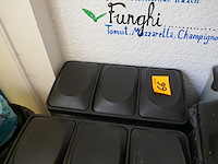 Vuilbakken en poetsgerief - afbeelding 2 van  5