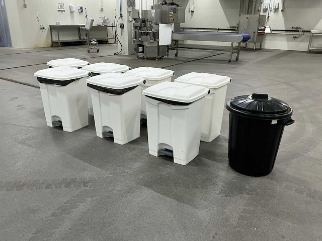 Vuilnisbak (8x) - afbeelding 3 van  3