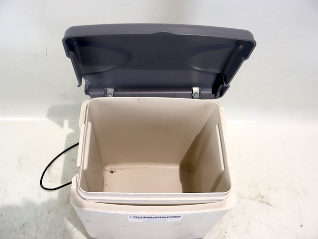 Vuilnisbak met zuigssteem - afbeelding 3 van  6