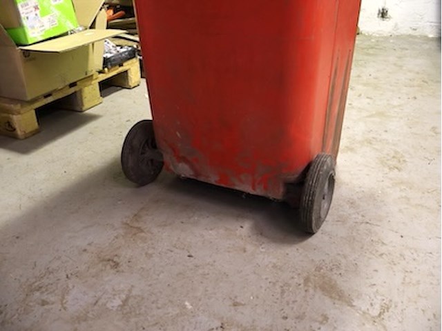 Vuilnisbak - afbeelding 4 van  4