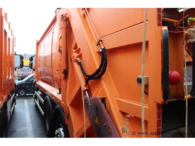 Vuilniswagen iveco ad260sy, datum 1ste inschrijving 12/11/2014, chassisnummer wjme2nnh60c295564, km stand laatste ieuring 110.591, euro eev - afbeelding 13 van  16