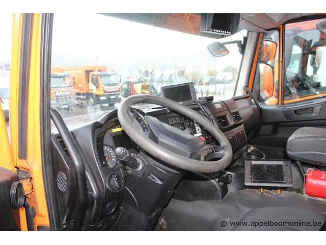 Vuilniswagen iveco ad260sy, datum 1ste inschrijving 20/1/2014, chassisnummer wjme2nnh40c277573, euro eev, km-stand laatste euring 147.533 - afbeelding 11 van  14